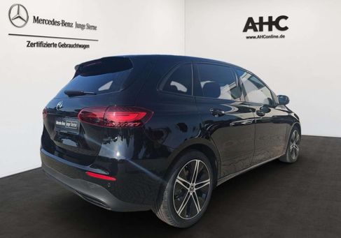 Mercedes-Benz B 180, 2024