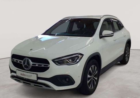 Mercedes-Benz GLA 200, 2021