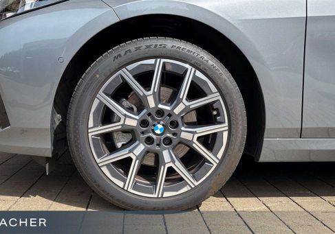 BMW 220, 2025 3
