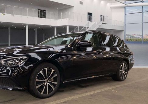 Mercedes-Benz E 300, 2022