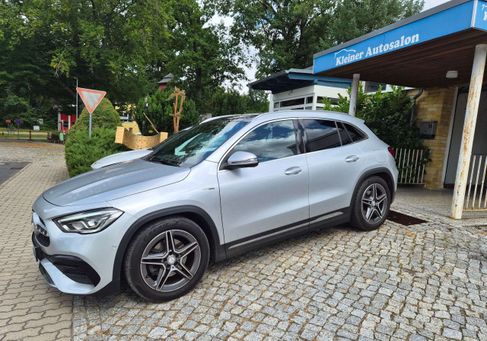Mercedes-Benz GLA 250, 2021