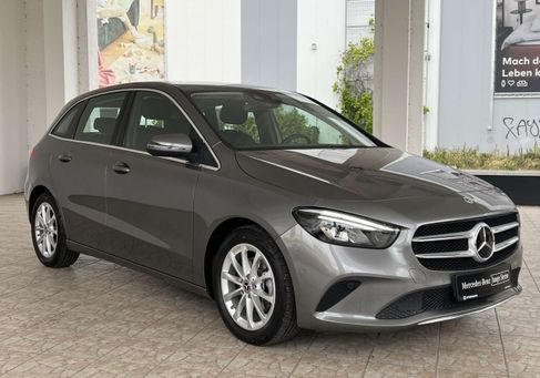 Mercedes-Benz B 200, 2022