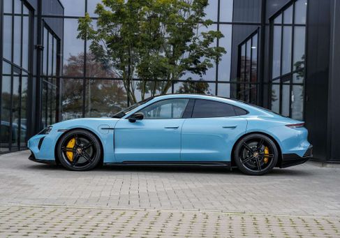 Porsche Taycan, 2020