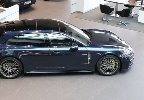 Porsche Panamera, 2022