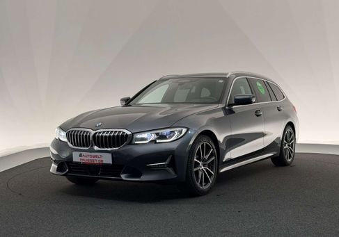 BMW 330, 2021