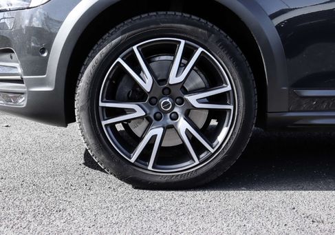 Volvo V90 Cross Country, 2019