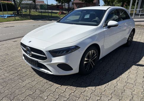 Mercedes-Benz A 180, 2025
