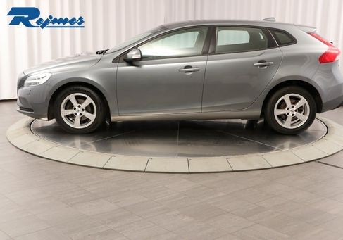 Volvo V40, 2018