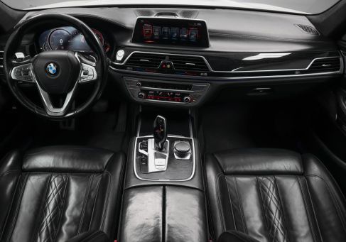 BMW 730, 2016
