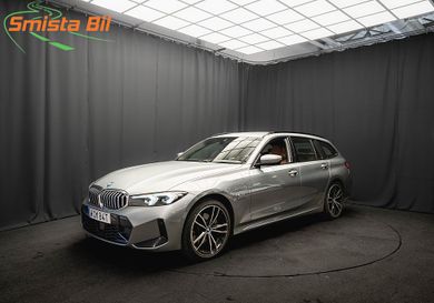 BMW 330, 2023