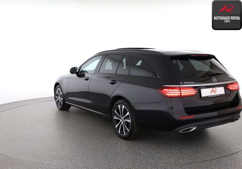 Mercedes-Benz E 300, 2022