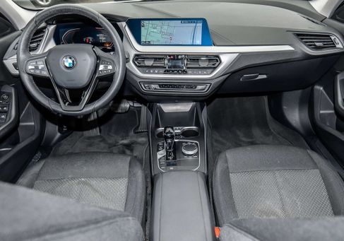 BMW 118, 2023