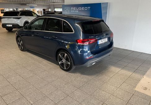 Mercedes-Benz B 180, 2020