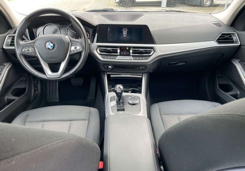 BMW 318, 2020 3
