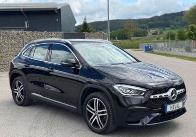 Mercedes-Benz GLA 250, 2022
