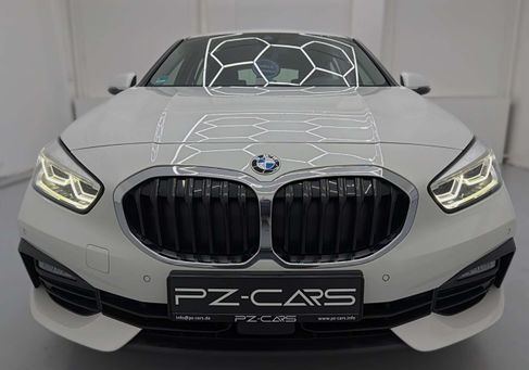 BMW 118, 2022