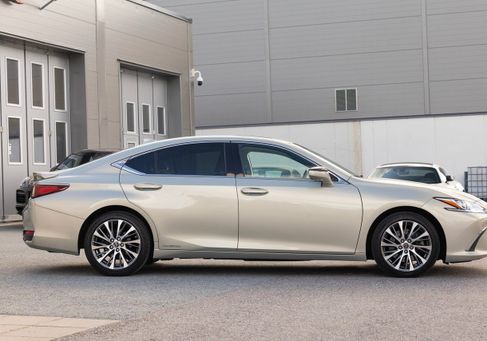 Lexus ES, 2019