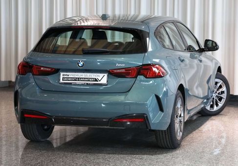 BMW 120, 2025