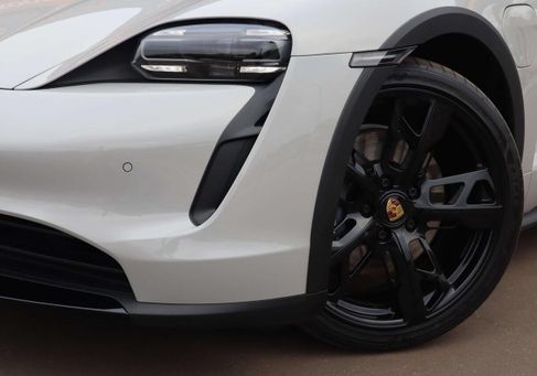 Porsche Taycan, 2021