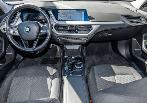 BMW 120, 2023