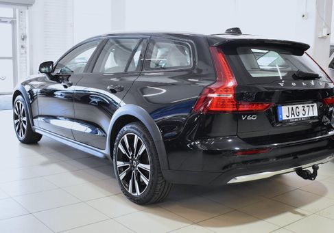 Volvo V60 Cross Country, 2023