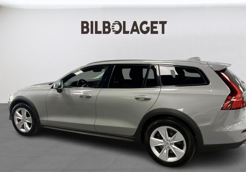 Volvo V60 Cross Country, 2024