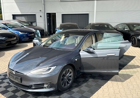 Tesla Model S, 2018
