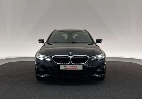 BMW 330, 2019
