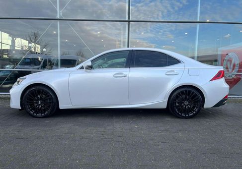 Lexus IS 300, 2017