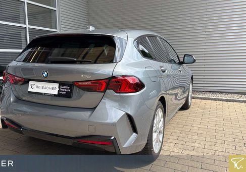 BMW 120, 2025