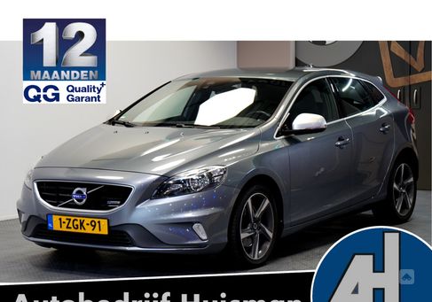 Volvo V40, 2015