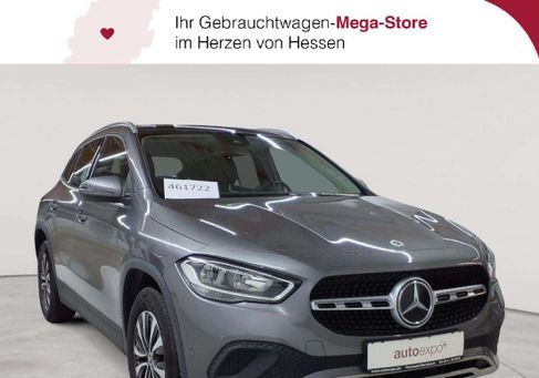 Mercedes-Benz GLA 200, 2021