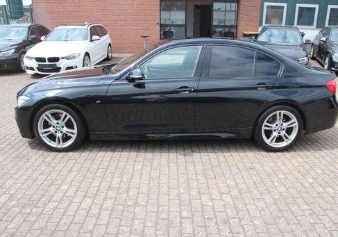 BMW 330, 2018