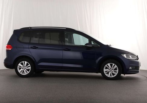 Volkswagen Touran, 2020 3