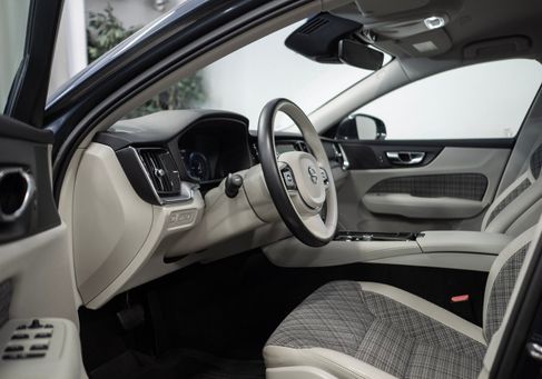 Volvo V60, 2021
