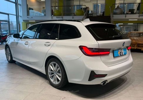 BMW 330, 2020