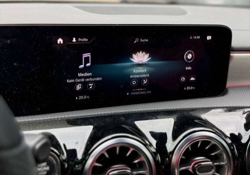 Mercedes-Benz CLA 180, 2022