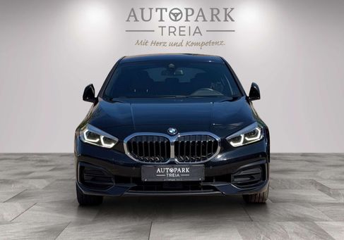 BMW 118, 2022