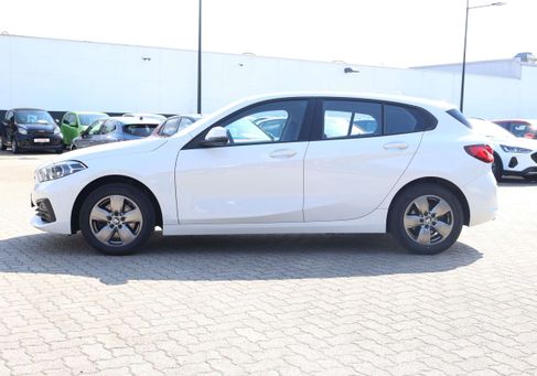 BMW 118, 2022