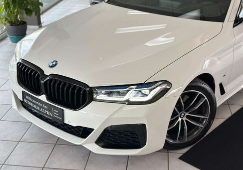 BMW 520, 2022 3