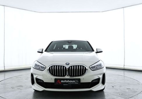 BMW 120, 2023