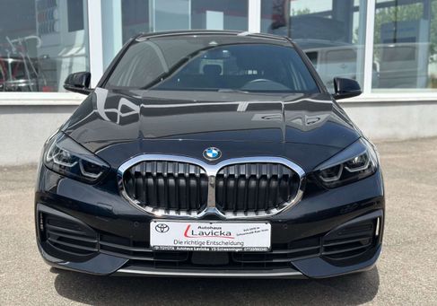 BMW 120, 2022