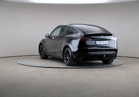 Tesla Model Y, 2023 2