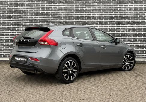 Volvo V40, 2018
