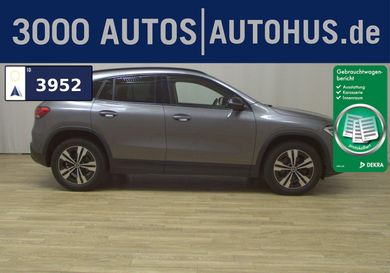 Mercedes-Benz GLA 200, 2022