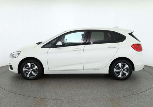 BMW 218, 2018 2