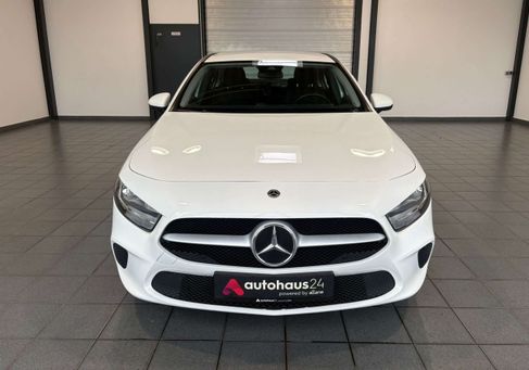 Mercedes-Benz A 180, 2022