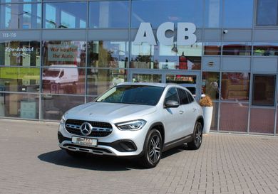 Mercedes-Benz GLA 200, 2021