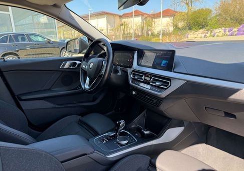 BMW 218, 2022 2