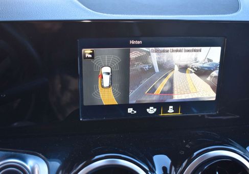 Mercedes-Benz GLB 200, 2021